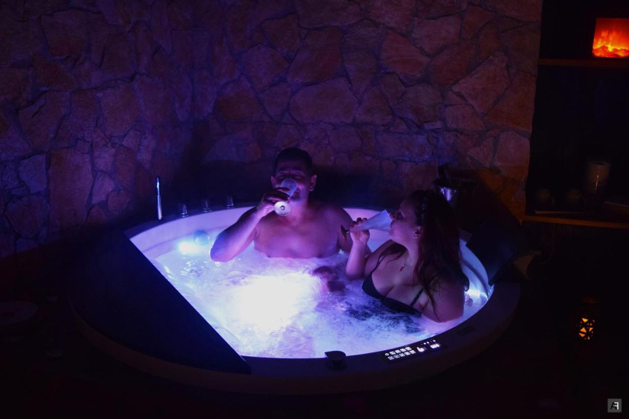 Spa Room Sicilia - Intera Casa Con Spa Privata Jacuzzi Sauna Bagno Di Vapore Ad Uso Illimitato Rosolini Buitenkant foto