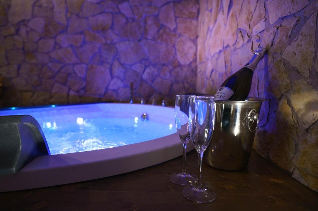 Spa Room Sicilia - Intera Casa Con Spa Privata Jacuzzi Sauna Bagno Di Vapore Ad Uso Illimitato Rosolini Buitenkant foto