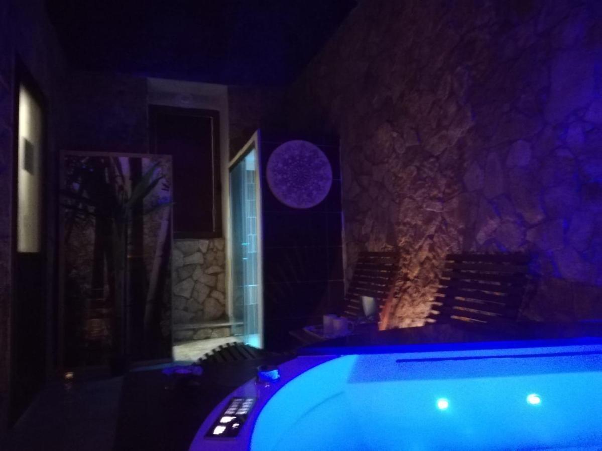 Spa Room Sicilia - Intera Casa Con Spa Privata Jacuzzi Sauna Bagno Di Vapore Ad Uso Illimitato Rosolini Buitenkant foto