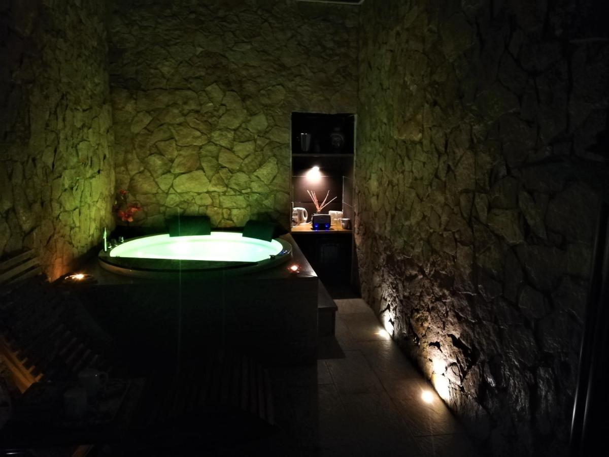 Spa Room Sicilia - Intera Casa Con Spa Privata Jacuzzi Sauna Bagno Di Vapore Ad Uso Illimitato Rosolini Buitenkant foto