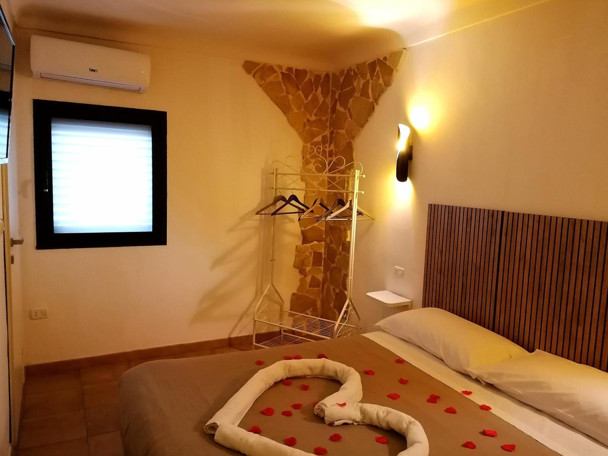 Spa Room Sicilia - Intera Casa Con Spa Privata Jacuzzi Sauna Bagno Di Vapore Ad Uso Illimitato Rosolini Buitenkant foto